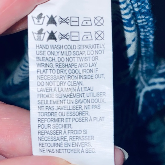 Lucky Brand boho embroidered tassel tie neck top, size large - Picture 10 of 11